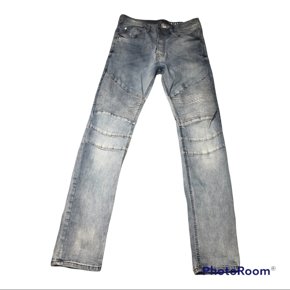 Divided light wash jeans size 32 waist
